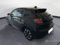 Usata Peugeot 208 Allure 102 CV (75 kW) 2025 Nero Utilitaria
