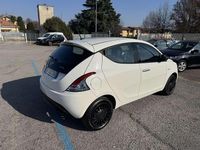 Usata Lancia Ypsilon Gold 69 CV (50 kW) 2022 Bianca Utilitaria
