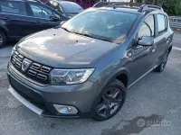 Usata Dacia Sandero Stepway 90 CV (66 kW) 2017 Grigio Berlina