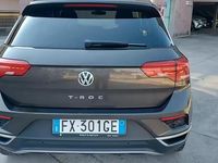 Usata VW T-Roc Advance 115 CV (84 kW) 2019 Grigio SUV