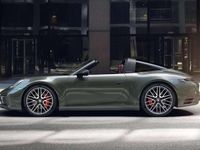 Usata Porsche 992 450 CV (330 kW) 2024 Verde aventurine metallizzato/ Cabrio