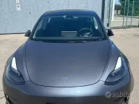 Usata Tesla Model 3 RWD 88 kW (120 CV) 2022 Grigio Berlina