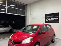 Begagnad Toyota Yaris Active 69 HK (50 kW) 2014 Röd Halvkombi