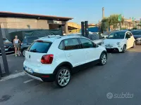 Usata VW Polo Cross 90 CV (66 kW) 2017 Bianco Utilitaria