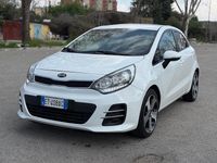 Usata Kia Rio 74 CV (54 kW) 2013 Bianco Berlina