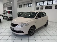 Gebraucht Lancia Ypsilon Gold 69 PS (50 kW) 2018 Beige Kleinwagen