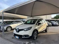 Usata Renault Captur Iconic 90 CV (66 kW) 2015 Beige SUV