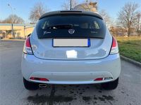 Usata Lancia Ypsilon Gold 69 CV (50 kW) 2022 Grigio Utilitaria