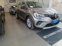 Usata Renault Captur Zen 115 CV (84 kW) 2021 Grigio SUV