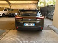 Usata Lexus UX Luxury Line 184 CV (135 kW) 2019 Verde SUV
