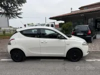 Usata Lancia Ypsilon Gold 69 CV (50 kW) 2014 Bianco Utilitaria