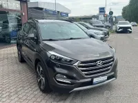 Usata Hyundai Tucson Xpossible 141 CV (103 kW) 2017 Grigio scuro SUV