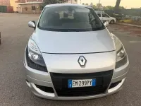 Usata Renault Scénic III 110 CV (80 kW) 2012 Grigio Monovolume