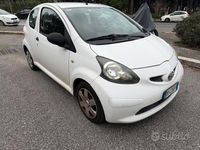 Usata Toyota Aygo Sol 67 CV (49 kW) 2007 Bianco Utilitaria
