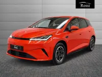 Nuova BYD Dolphin Boost 69 kW (95 CV) 2026 Orange sunset Utilitaria