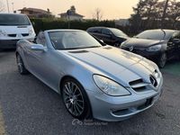 Usata Mercedes SLK200 163 CV (119 kW) 2006 Argento Cabrio