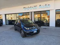 Usata BMW i3 75 kW (102 CV) 2022 Blu metallizzato Utilitaria