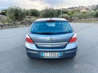 Usata Opel Astra 101 CV (74 kW) 2005 Grigio Berlina