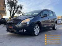 Usata Peugeot 5008 Business-Line 115 CV (84 kW) 2013 Gray Monovolume