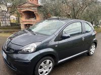 Usata Toyota Aygo 68 CV (50 kW) 2005 Grigio Utilitaria
