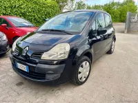 Käytetty Renault Modus Dynamique 75 HP (55 kW) 2008 Musta Tila-auto