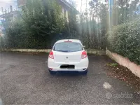 Usata Renault Clio 58 CV (42 kW) 2012 Bianco Berlina