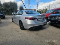 Usata Alfa Romeo Giulia Super 150 CV (110 kW) 2017 Grigio Berlina
