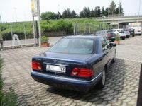 Usata Mercedes E250 Avantgarde 113 CV (83 kW) 1996 Blu Berlina