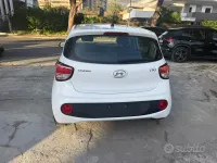 Begagnad Hyundai i10 Classic 67 HK (49 kW) 2017 Vit Halvkombi
