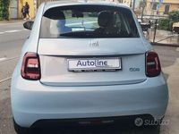 Usata Fiat 500e Icon 42 kW (58 CV) 2021 Celestial blue Berlina