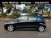 Usata Mercedes B200 140 CV (102 kW) 2009 Nero Monovolume