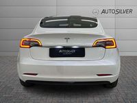 Usata Tesla Model 3 Long Range RWD 235 kW (320 CV) 2023 Bianco / pastello Berlina