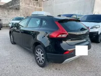 Usata Volvo V40 Momentum 120 CV (88 kW) 2016 Nero Berlina