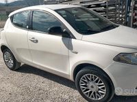 Usata Lancia Ypsilon 80 CV (58 kW) 2013 Bianco Utilitaria