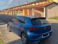Usata VW Polo R-line 95 CV (69 kW) 2023 Blu Berlina