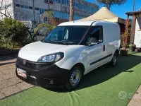 Usata Fiat Doblò S 105 CV (77 kW) 2022 Bianco Monovolume