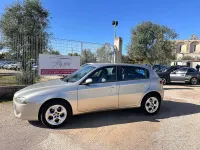 Usata Alfa Romeo 147 120 CV (88 kW) 2006 Grigio Utilitaria