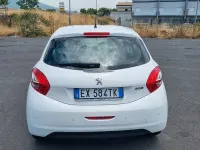 Usata Peugeot 208 82 CV (60 kW) 2014 Bianco Utilitaria