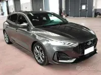 Usata Ford Focus ST-Line 116 CV (85 kW) 2025 Magnetic grey Berlina