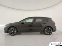 Nuova VW Golf VIII R-line Plus 150 CV (110 kW) 2026 Grenadill black metallizzato Berlina
