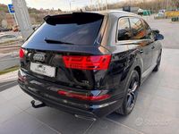 usata Audi Q7 3.0 tdi s-line plus 7 posti con gancio