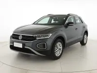 Usata VW T-Roc Life 116 CV (85 kW) 2025 Indium grey metallizzato nero SUV
