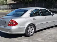 Usata Mercedes E280 177 CV (130 kW) 2006 Grigio Berlina