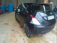 Begagnad Lancia Ypsilon Gold 69 HK (50 kW) 2022 Svart Halvkombi