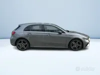 Usata Mercedes A180 AMG Line Premium 116 CV (85 kW) 2023 Grigio metallizzato Berlina