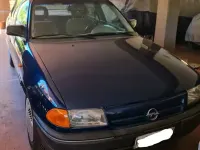 Usata Opel Astra 60 CV (44 kW) 1993 Bluazzurro Berlina