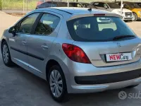Usata Peugeot 207 90 CV (66 kW) 2007 Grigio Berlina