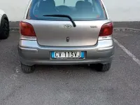 Usata Toyota Yaris 75 CV (55 kW) 2005 Grigio Berlina