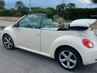 Usata VW New Beetle 116 CV (85 kW) 2009 Bianco Utilitaria