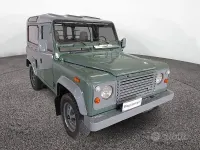 Usata Land Rover Defender 86 CV (63 kW) 1988 Verde SUV